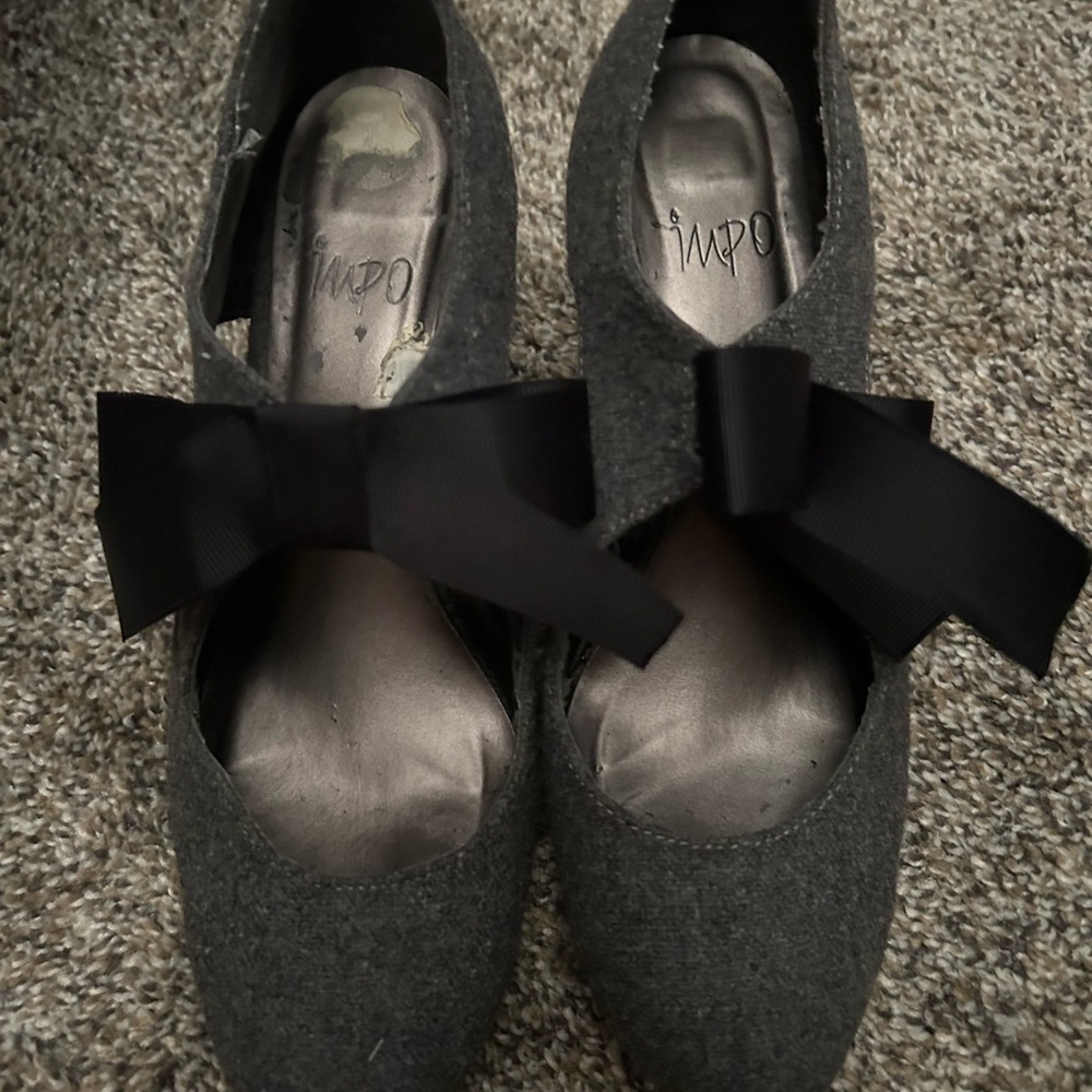 Impo Gray and Black Heels for Everyday Elegance